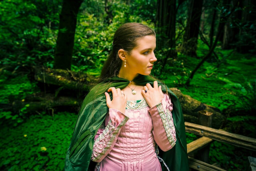 Warm de stad in met een mantel in Rotterdam